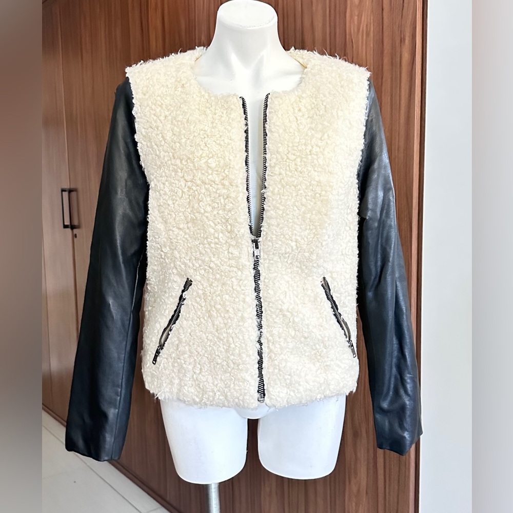 American Eagle Outfitters Black and Cream Teddy Jacket LARGE - Picture 4 of 14